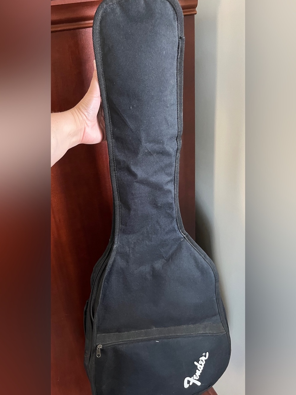 FENDER Black Soft Guitar Case with Backpack Straps